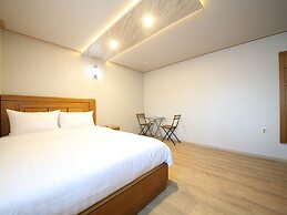 BOBOS HOTEL
