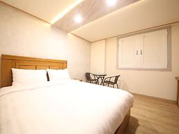 BOBOS HOTEL