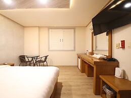 BOBOS HOTEL