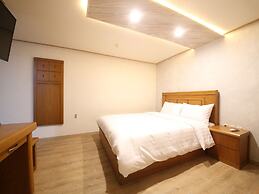 BOBOS HOTEL