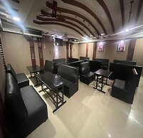 Le Ideal Suites