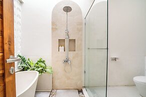 La Feliz Villa Seminyak