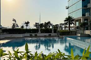 1BR Apt Near Downtown Dubai Pool Skyline Views