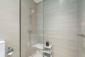 1BR Apt Near Downtown Dubai Pool Skyline Views