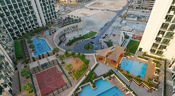 1BR Apt Near Downtown Dubai Pool Skyline Views