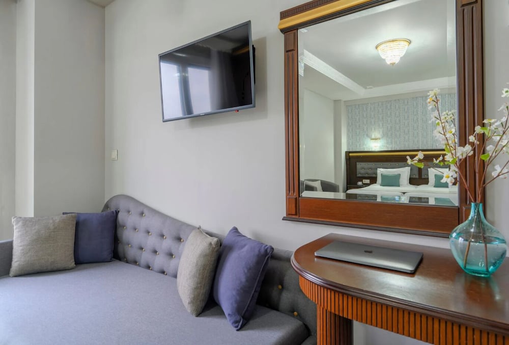 EONA BEACH RESORT by Greek Pride
