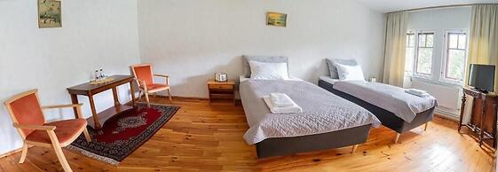 Park Hotel Brūzis
