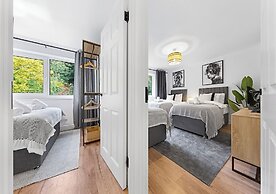 2BR Flat, Free Parking, Close to Airport & Centre
