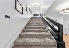 2BR Flat, Free Parking, Close to Airport & Centre