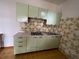 Accommodation With Shared Garden Close to the sea