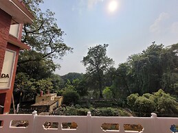 Hotel Ananda Kashi