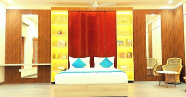 Hotel Ananda Kashi
