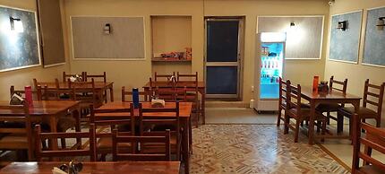 Hotel Ananda Kashi