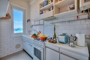 Simply Romantic Sea View