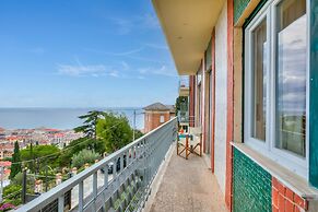 Simply Romantic Sea View