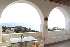 Villa Rouvis With Outdoor Hot Tub