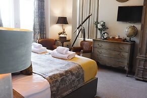 The Gateway Hotel
