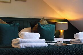 The Gateway Hotel