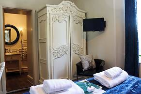 The Gateway Hotel