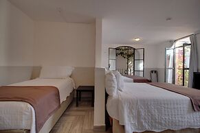 Hotel Punto 79