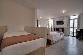 Hotel Punto 79