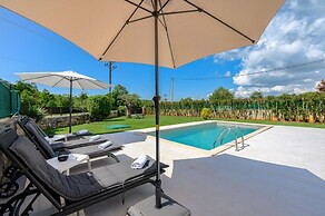 Villa Ida With View