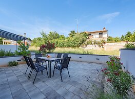 Apartment in Kukci Near Spadici Beach