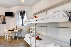 Sole Priscilla House- Terrace & parking