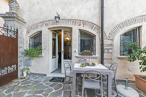 Sole Priscilla House- Terrace & parking