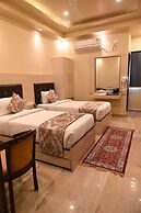 Hotel Varuna Grand
