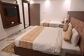 Hotel Varuna Grand