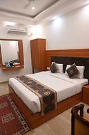Hotel Varuna Grand