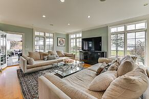 Groton Home < 1 Mi to Beach on Long Island Sound!