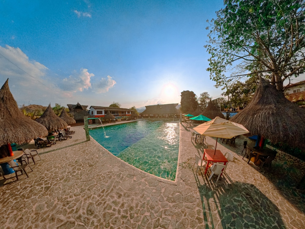 Hotel Acuarela del Rio