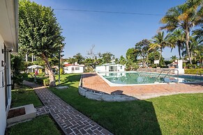 Family House in Jiutepec with Pool & BBQ