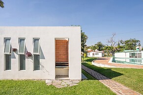 Family House in Jiutepec with Pool & BBQ