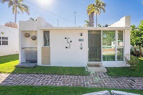 Family House in Jiutepec with Pool & BBQ