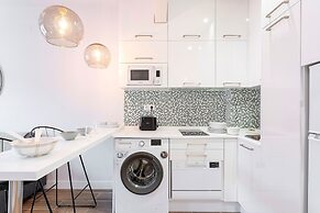 1 Bd With Balcony Perfect Location Sta Marta II