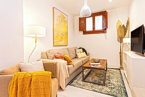 Charming Two-bedroom Apartment Near Cathedral Zacatin 103