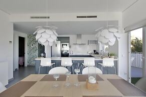 Luxury Apartment With Sea View
