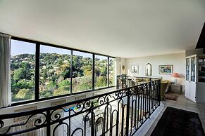 Semiramis at Villa Laurie Mougins