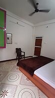 Goroomgo Shree Ram Kuti Homestay Ujjain