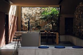 MUUA Hotel