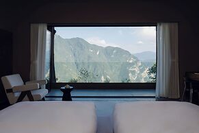 MUUA Hotel