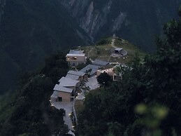 MUUA Hotel