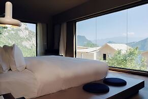 MUUA Hotel
