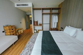 Roxy Beach Resort
