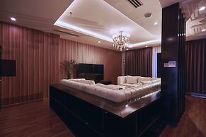 Mercury Apartment Danang
