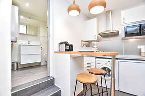 Modern Studio in the Heart of Paris