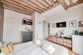 Apartment in Paris for 2 People